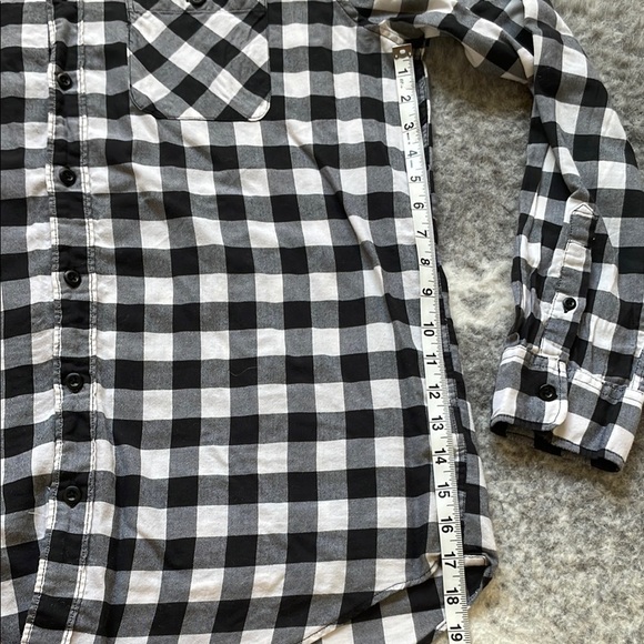 Men's Black and White Checkered Shirt - Picture 10 of 11